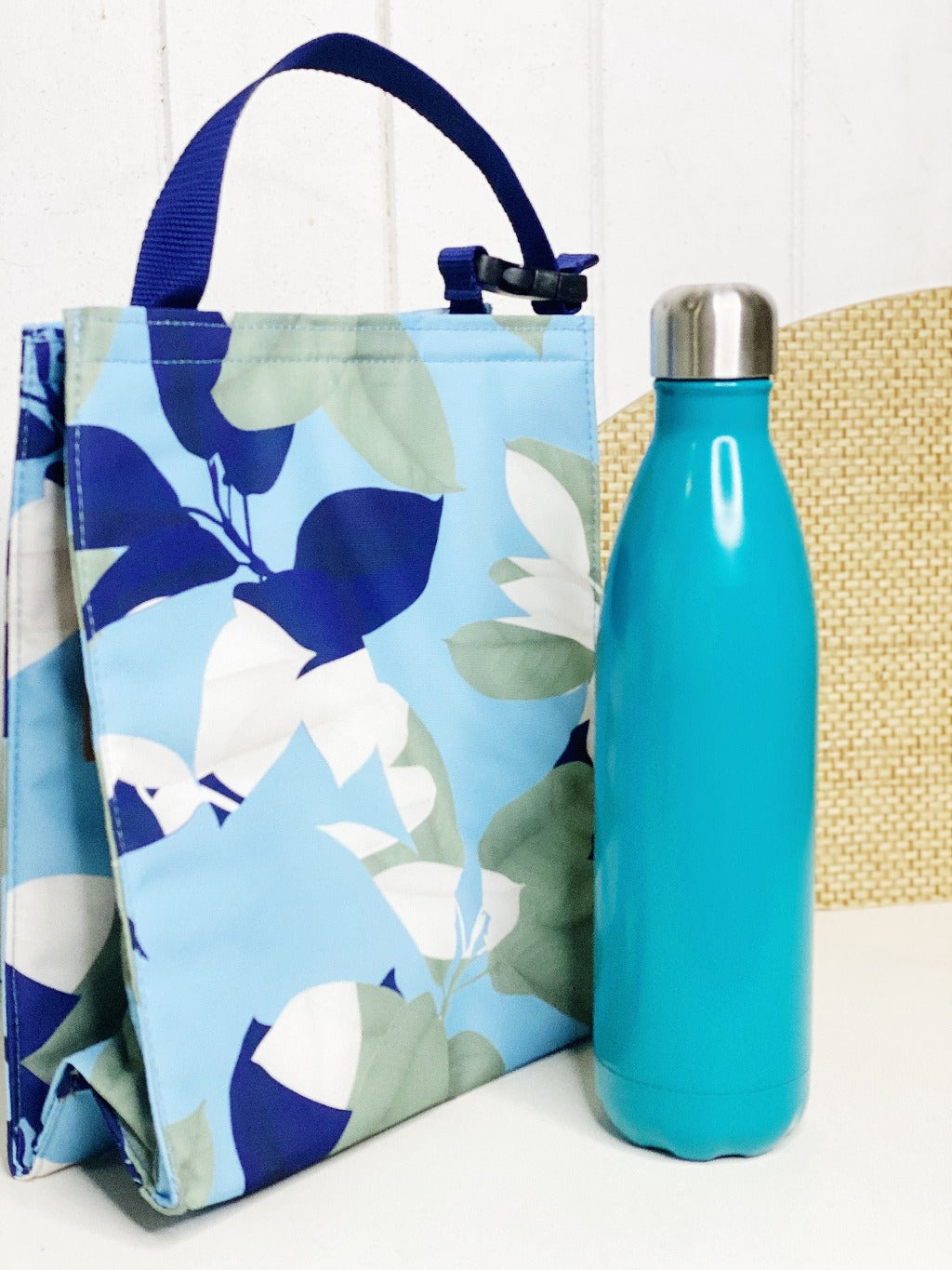 This Teal 750ml double-walled vacuum-insulated stainless-steel bottle keeps your beverage hot for up to 12 hours or cold for up to 24 hours. leak proof twist-cap seal design. Perfect for office hours and weekend trips.| Bliss Gifts &amp; Homewares | Unit 8, 259 Princes Hwy Ulladulla | South Coast NSW | Online Retail Gift &amp; Homeware Shopping | 0427795959, 44541523